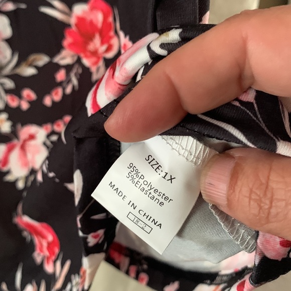 Off the shoulder black and floral print top. New in bag, unbranded, comfortable - Picture 5 of 8